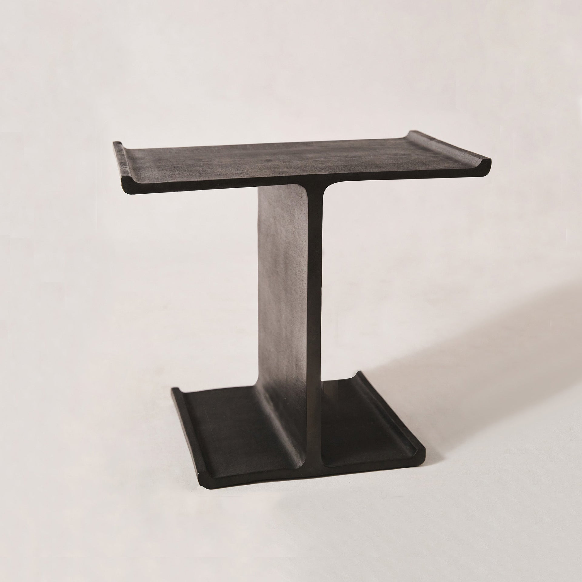 Table d'appoint à poutre en I